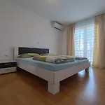 Jt Vendégház *